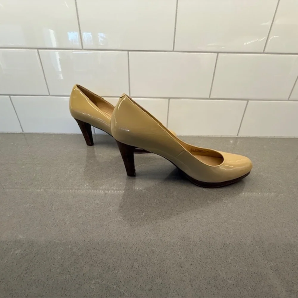 Women Cole Haan Margot Pump II Nougat Beige Patent Leather Wood 3